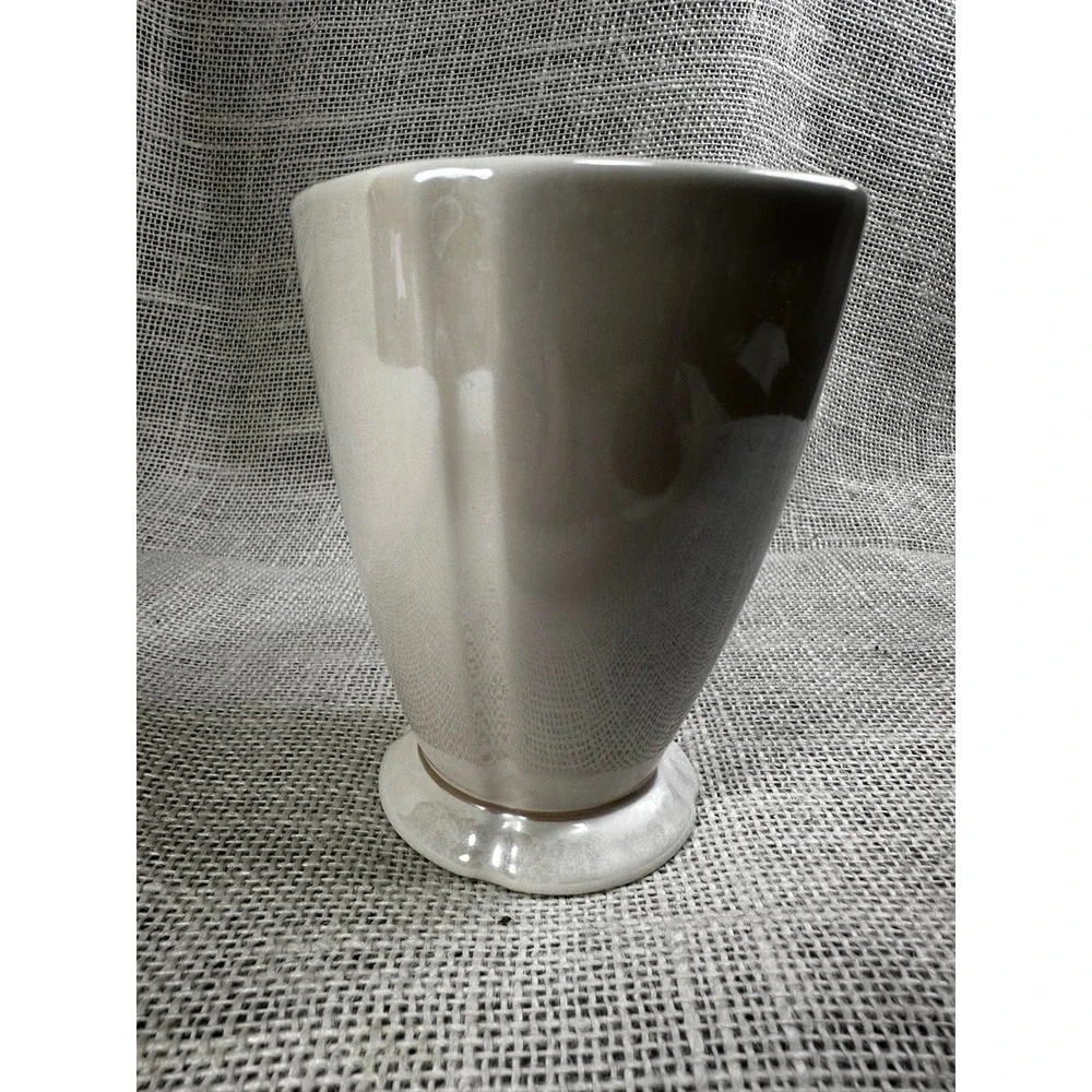 Martha Stewart Everyday Cream Ceramic Vase Scalloped Pedestal Base 4.5 Inch‎